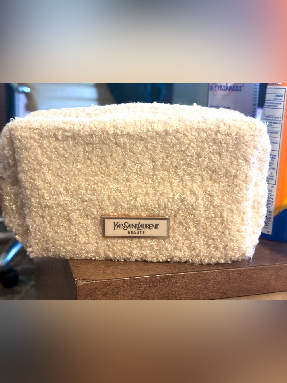 Yves Saint Laurent Cream Bouclé Small Trousseau Case with Stunning Gold Logo - Picture 9 of 13